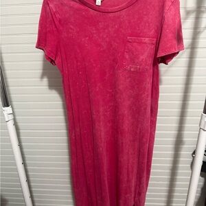 Time and Tru Vibrant Pink T-Shirt Midi Dress